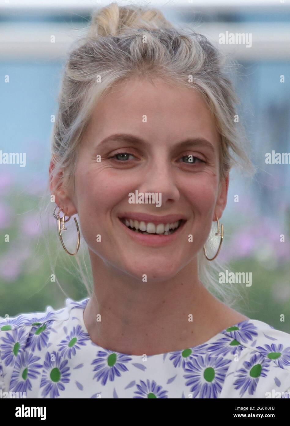 Cannes, France. 06e juillet 2021. Melanie Laurent, membre du jury, arrive à une séance photo du jury lors du 74e Festival international du film de Cannes, en France, le mardi 6 juillet 2021. Photo de David Silpa/UPI crédit: UPI/Alay Live News Banque D'Images