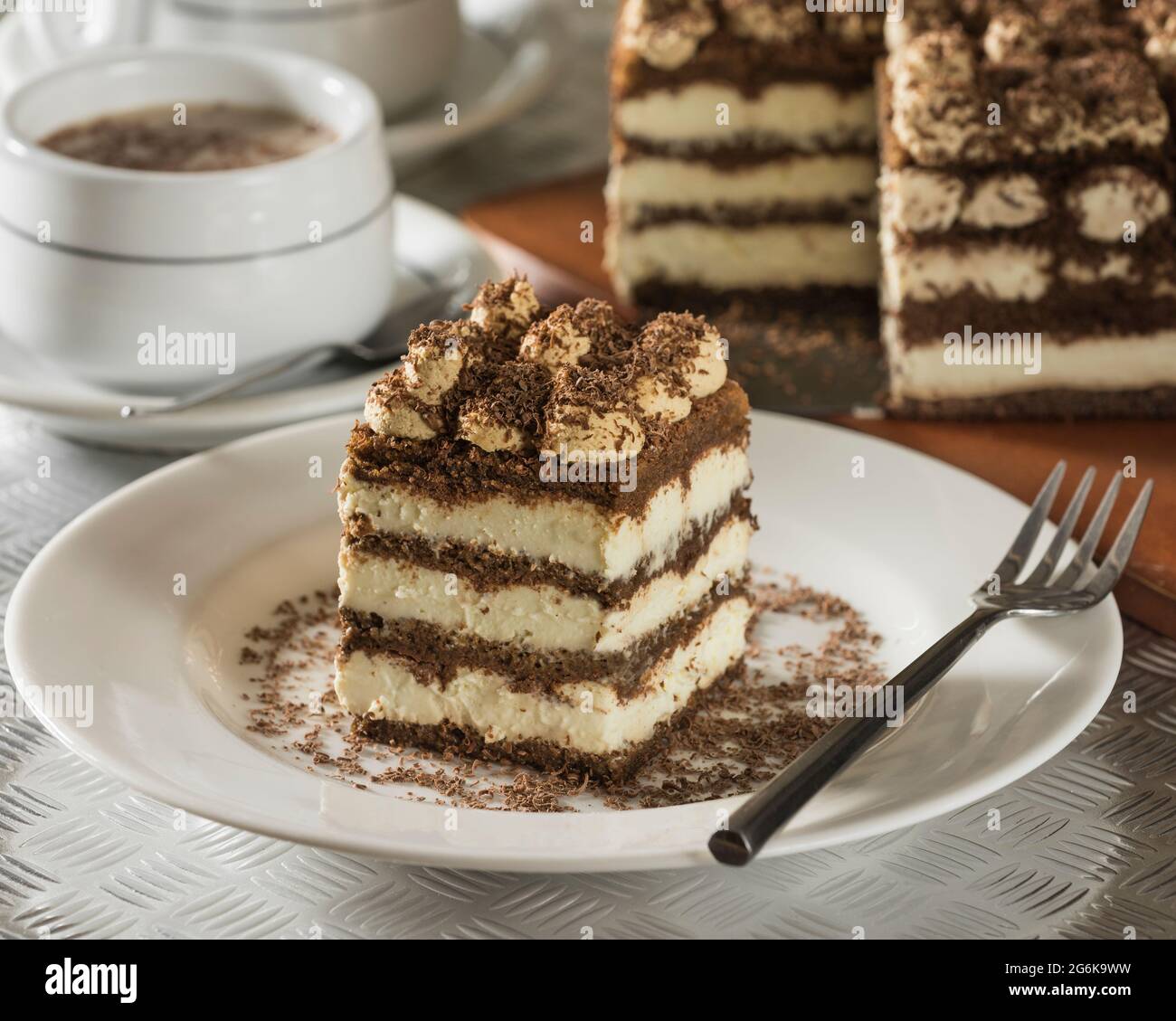 Gâteau de tiramisu. Gâteau au chocolat et à la couche de café. Banque D'Images