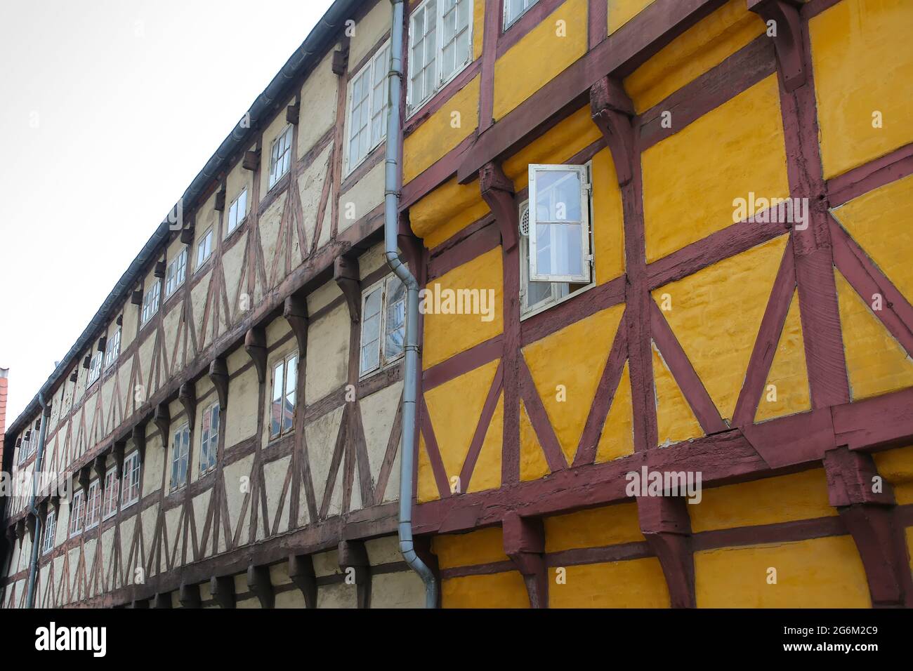 Bâtiments historiques en bois à colombages dans le centre de la ville, Aalborg, Danemark, Europe. Banque D'Images