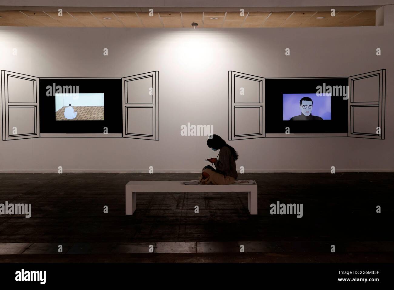 Madrid Espagne Le 07 Juillet 21 Une Installation De L Artiste Argentin Alfredo Dufour Entlied Feliz Cumpleanos Joyeux Anniversaire En Espagnol Est Exposee A L Arco 21 A Madrid Dans Le Centre De L Espagne Le