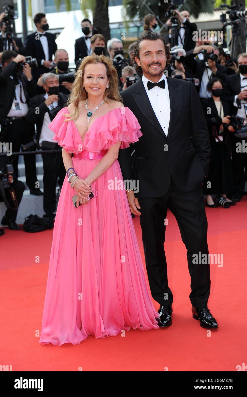 Cannes, France. 06e juillet 2021. L'acteur William Abadie et Caroline Scheufele assistent à la cérémonie d'ouverture et à la première du film d'ouverture 'Annette' lors du 74e Festival annuel de Cannes au Palais des Festivals. Credit: Stefanie Rex/dpa-Zentralbild/dpa/Alay Live News Banque D'Images