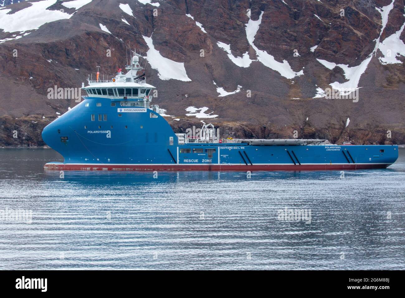 Le navire de recherche et d'étude du gouvernement 'Polarsyssel' à Longyearbyen, Svalbard. Banque D'Images