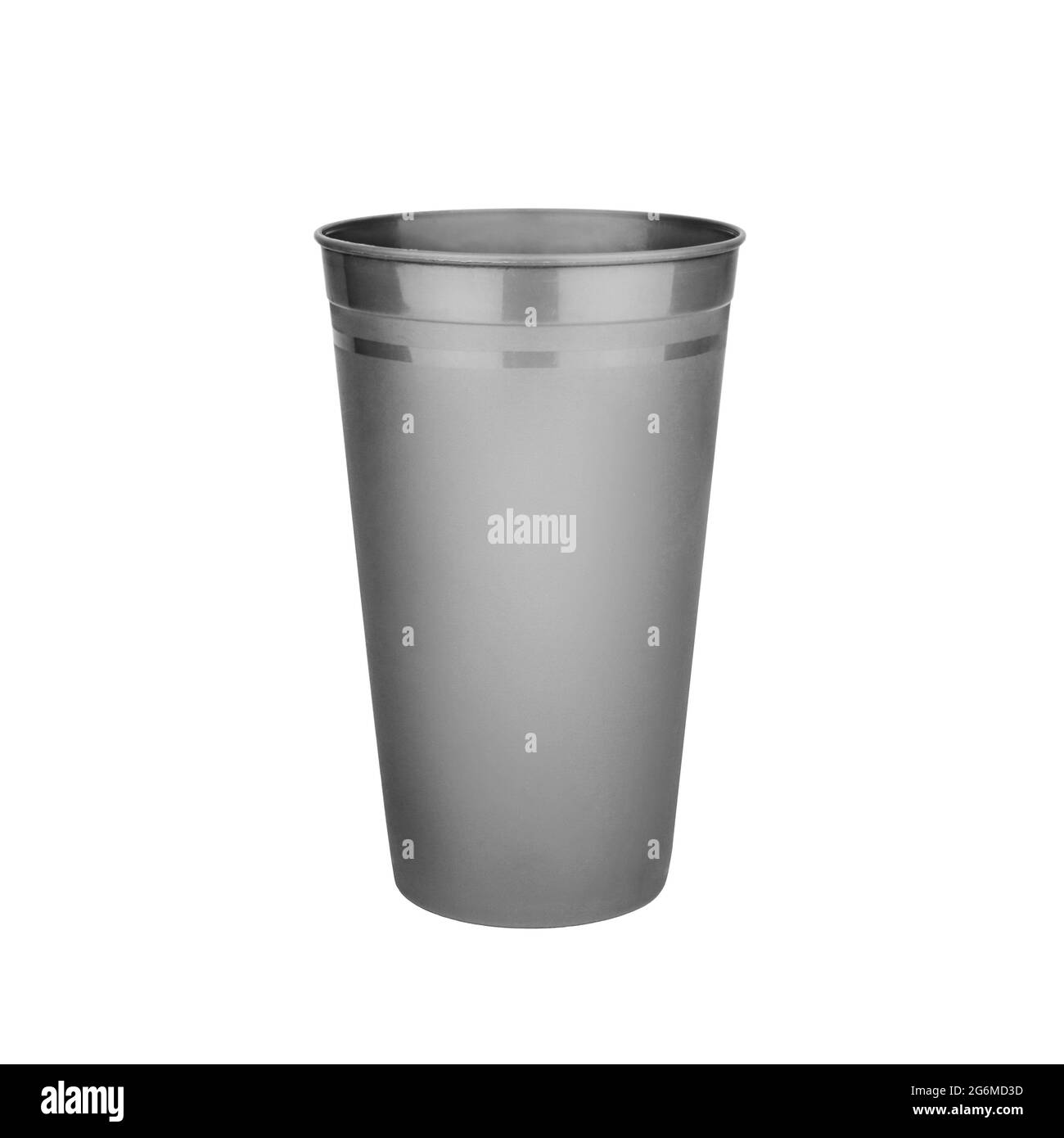 Gobelet en plastique vide gris fond blanc fermé isolé, verre à boire vierge jetable, boisson, cocktail, eau froide, tasse à café chaud, thé, jus Banque D'Images
