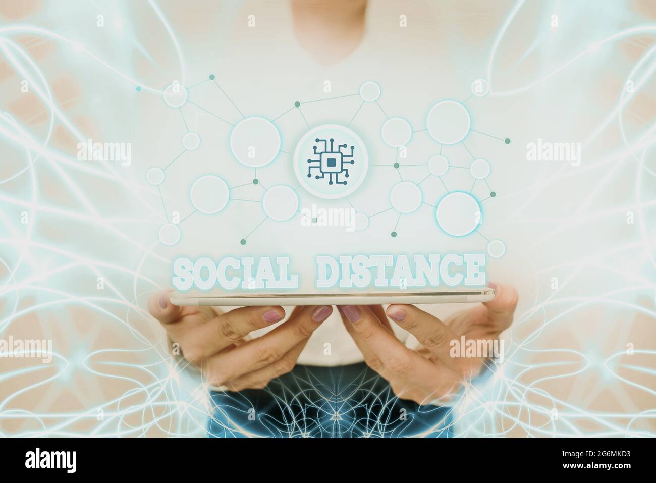 Inspiration montrant le signe social distance. Concept Internet maintenir une distance physique à intervalle élevé pour la sécurité de la santé publique Lady in Uniform Banque D'Images