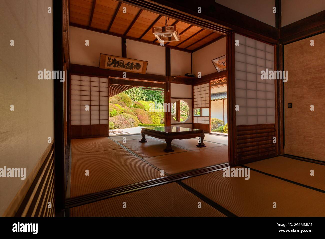 Japon, Takahashi, Temple Raikyuji, jardin, Préfecture d'Okayama .chambres intérieures d'une maison japonaise traditionnelle Banque D'Images