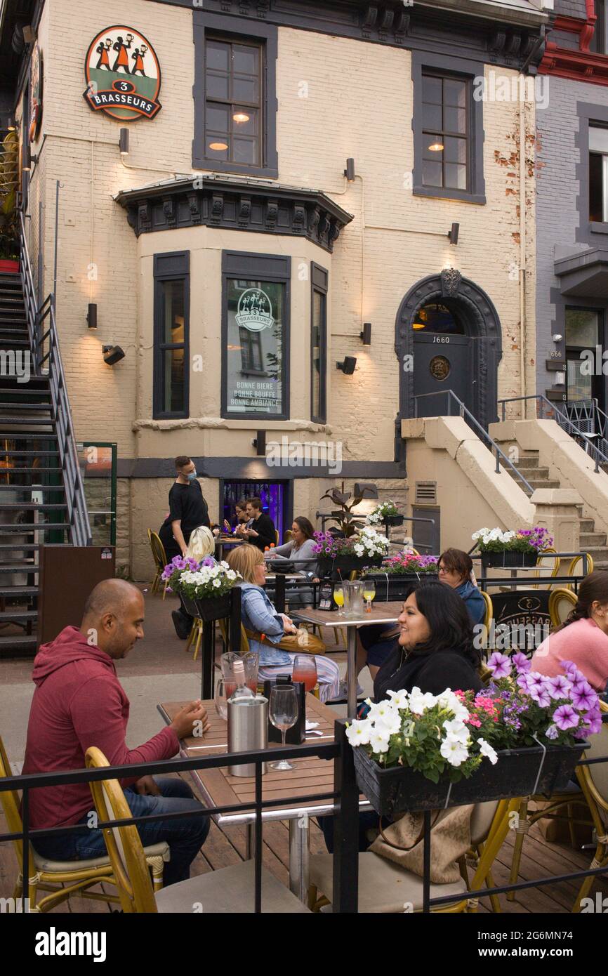 Canada, Québec, Montréal, rue St-Denis, restaurant, personnes, Banque D'Images