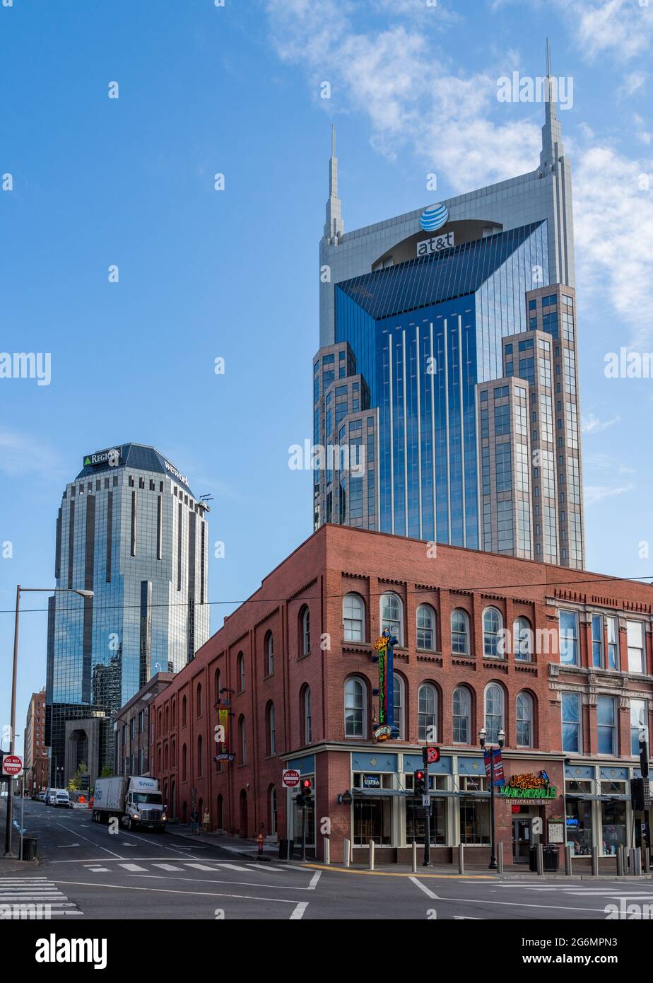 Nashville, Tennessee - 28 juin 2021 : détail des principaux bâtiments du quartier financier du centre-ville de Nashville, y compris l'ATT et les régions Banque D'Images