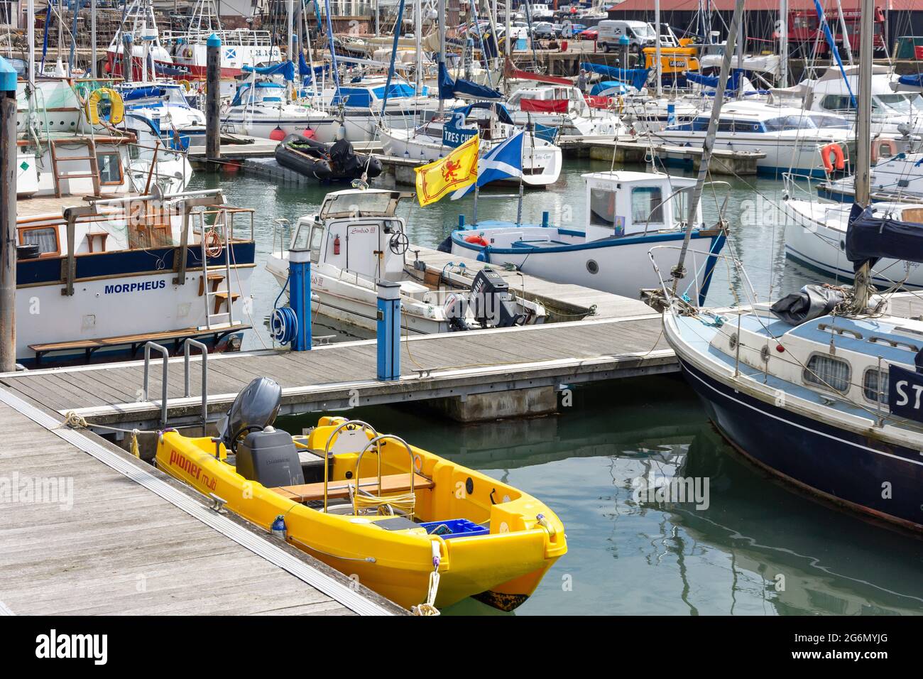 Bateaux à Arbroath Harbour, Arbroath, Angus, Écosse, Royaume-Uni Banque D'Images