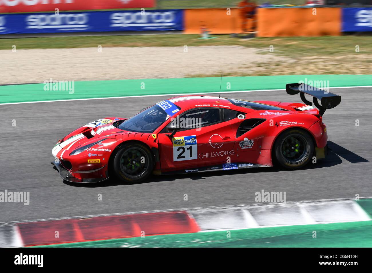 Scarperia, IT 2 juillet 2021: Ferrari 488 GT3 Evo de l'équipe AF Corse conduite par Mann - Cressoni en action pendant la session de qualification Banque D'Images