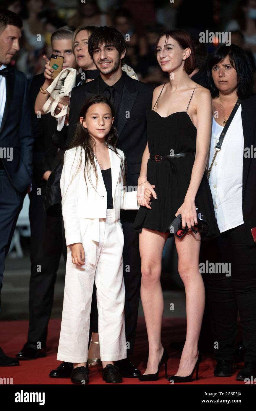 Cannes, France, 7 juillet 2021. Ben, Alice et Joe Attal, enfants de Charlotte Gainsbourg et Yvan Attal assistent à la projection de Jane par Charlotte (Jane de Charlotte) lors du 74e Festival annuel de Cannes, le 07 juillet 2021 à Cannes, France.photo de David Niviere/ABACAPRESS.COM Banque D'Images