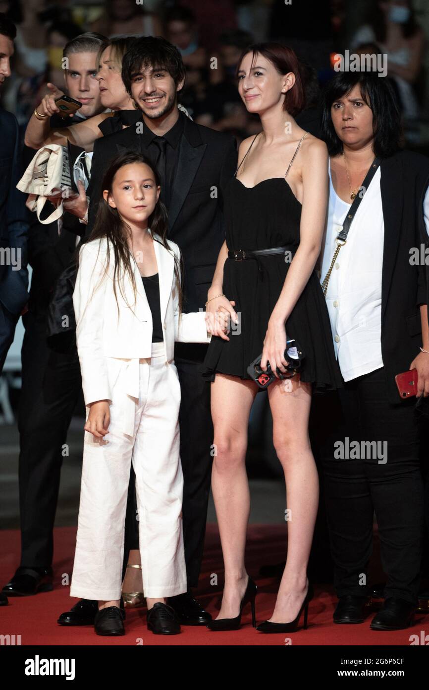 Cannes, France, 7 juillet 2021. Ben, Alice et Joe Attal, enfants de Charlotte Gainsbourg et Yvan Attal assistent à la projection de Jane par Charlotte (Jane de Charlotte) lors du 74e Festival annuel de Cannes, le 07 juillet 2021 à Cannes, France.photo de David Niviere/ABACAPRESS.COM Banque D'Images