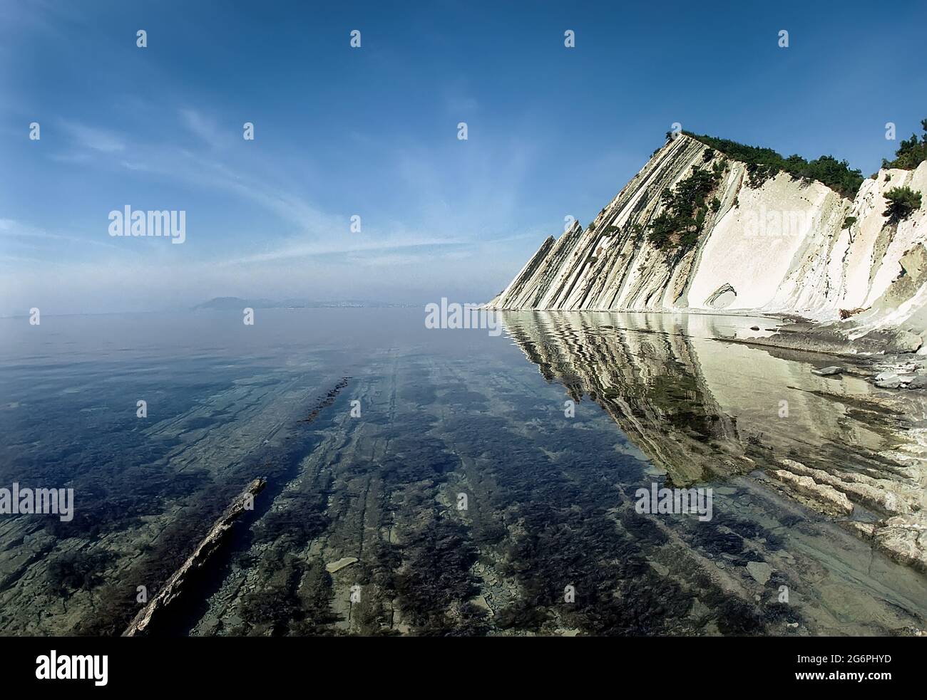 La côte de la mer Noire. kraï Krasnodar. Sud de la Russie Banque D'Images La côte de la mer Noire. kraï Krasnodar. Sud de la Russie Banque D'Images