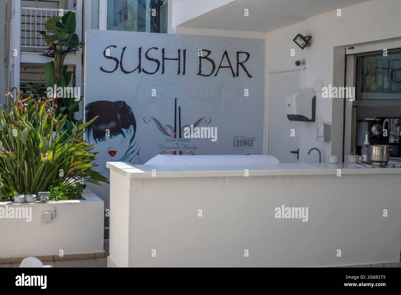Bar sushi au restaurant El Secreto Lounge à Mar de Cristal, Murcia, Espagne Banque D'Images