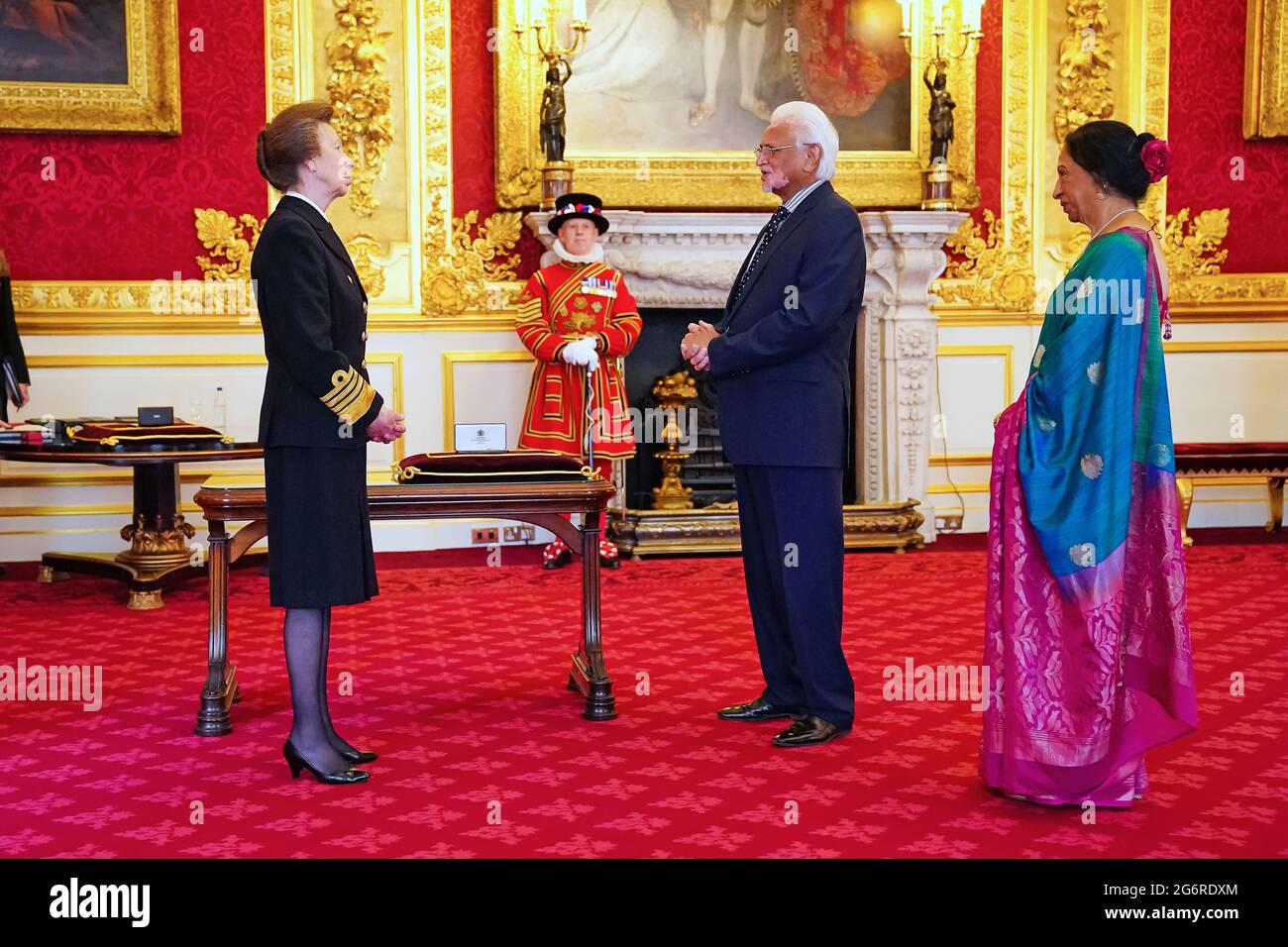M. Kanti Nagda de Pinner est fait un MBE (membre de l'ordre de l'Empire britannique) par la Princesse Royale au Palais St James à Londres. Date de la photo: Jeudi 8 juillet 2021. Banque D'Images