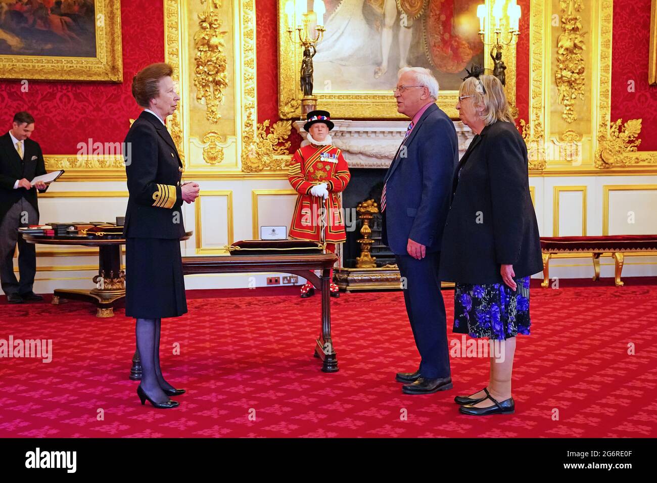 M. Neil Dallen d'Epsom est fait membre de l'ordre de l'Empire britannique par la princesse royale au Palais St James à Londres. Date de la photo: Jeudi 8 juillet 2021. Banque D'Images