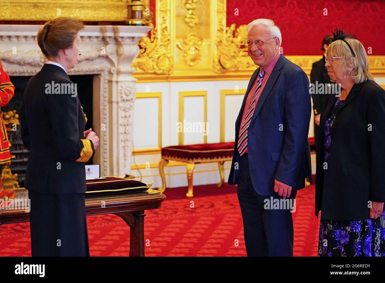 M. Neil Dallen d'Epsom est fait membre de l'ordre de l'Empire britannique par la princesse royale au Palais St James à Londres. Date de la photo: Jeudi 8 juillet 2021. Banque D'Images