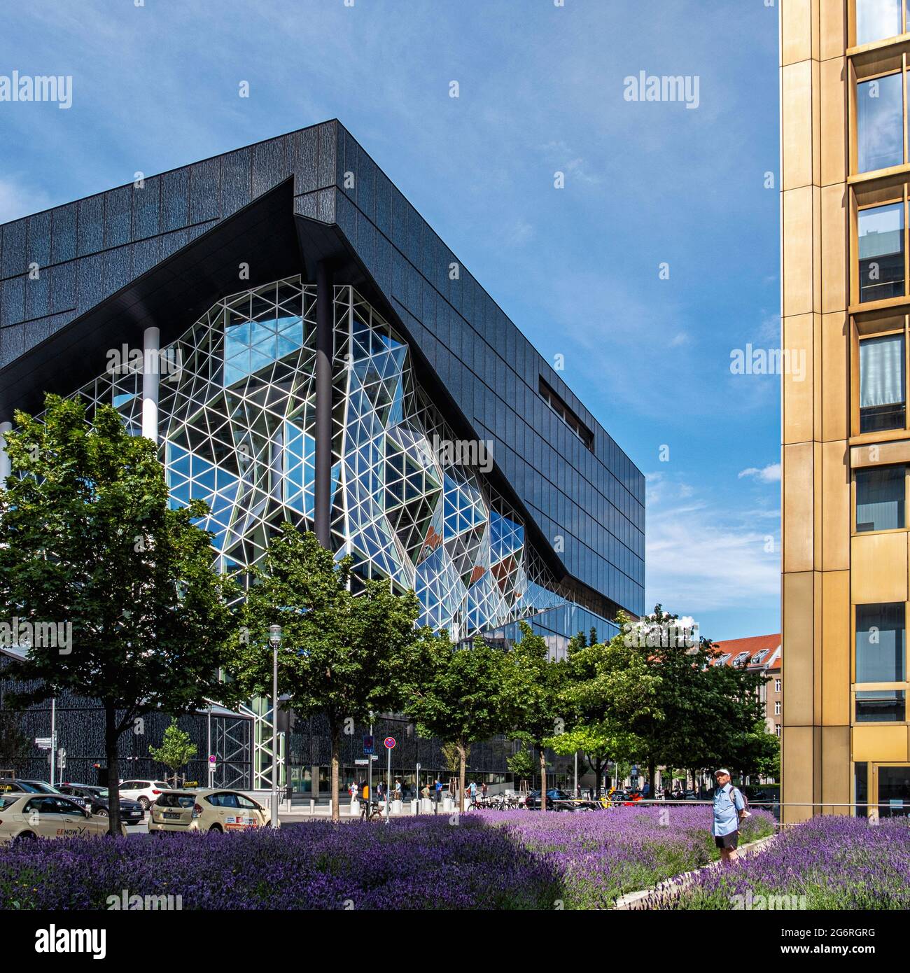 Axel Springer Neubau. Nouveau bâtiment en hauteur par les architectes de l'OMA, Rem Koolhaas et Chris van Duijn, Zimmerstrasse 50, Berlin, Allemagne. Architecture moderne Banque D'Images