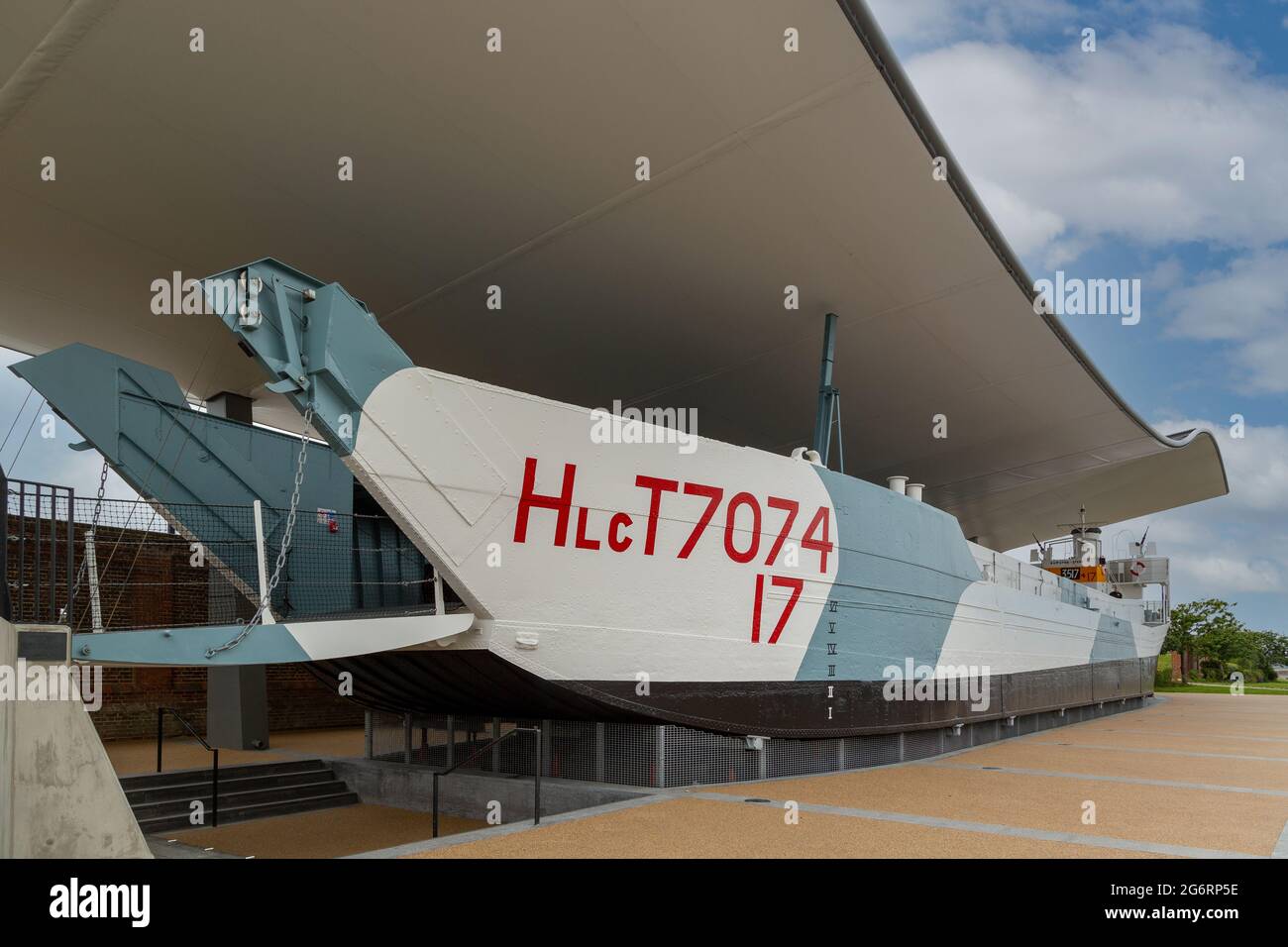 Le LCT 7074 au musée de l'histoire du jour J à Portsmouth, le dernier navire d'assaut à l'atterrissage en char encore en vie Banque D'Images