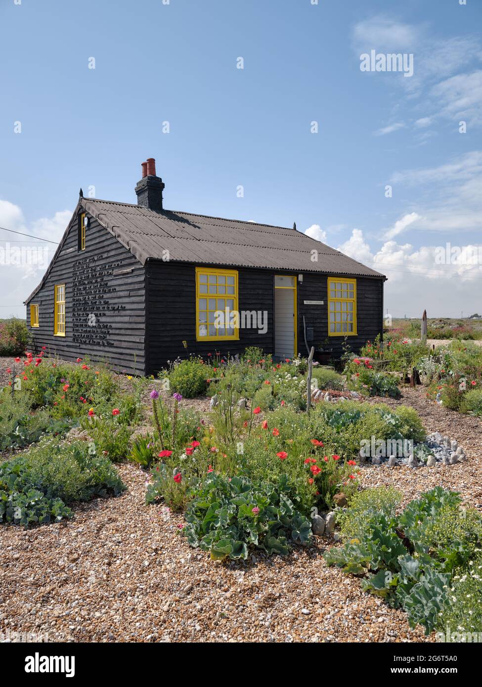 Prospect Cottage une ancienne cabane de pêcheur victorienne et un jardin de plage de galets à Dungeness, Kent Angleterre été 2021 - la maison de Derek Jarman Banque D'Images