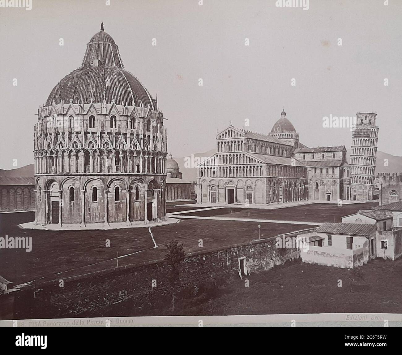 Pise Italie: Piazza dei Miracoli avec tour penchée, baptistère et cathédrale, photographiée par Giacomo Brogi vers 1890. Banque D'Images