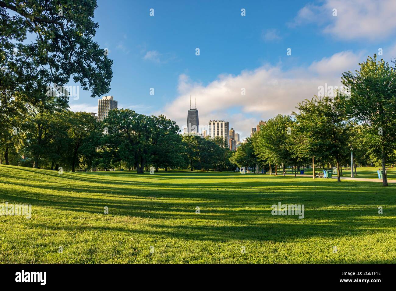 Un parc public urbain sur un beau jour Banque D'Images