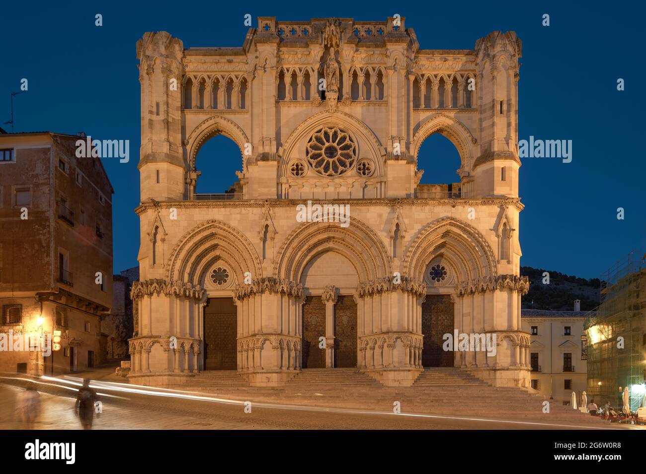 Façade de la cathédrale de Santa María de Gracia du XIIe siècle sur la Plaza Mayor de la ville de Cuenca, Castilla la Mancha, Espagne, Europe. Banque D'Images