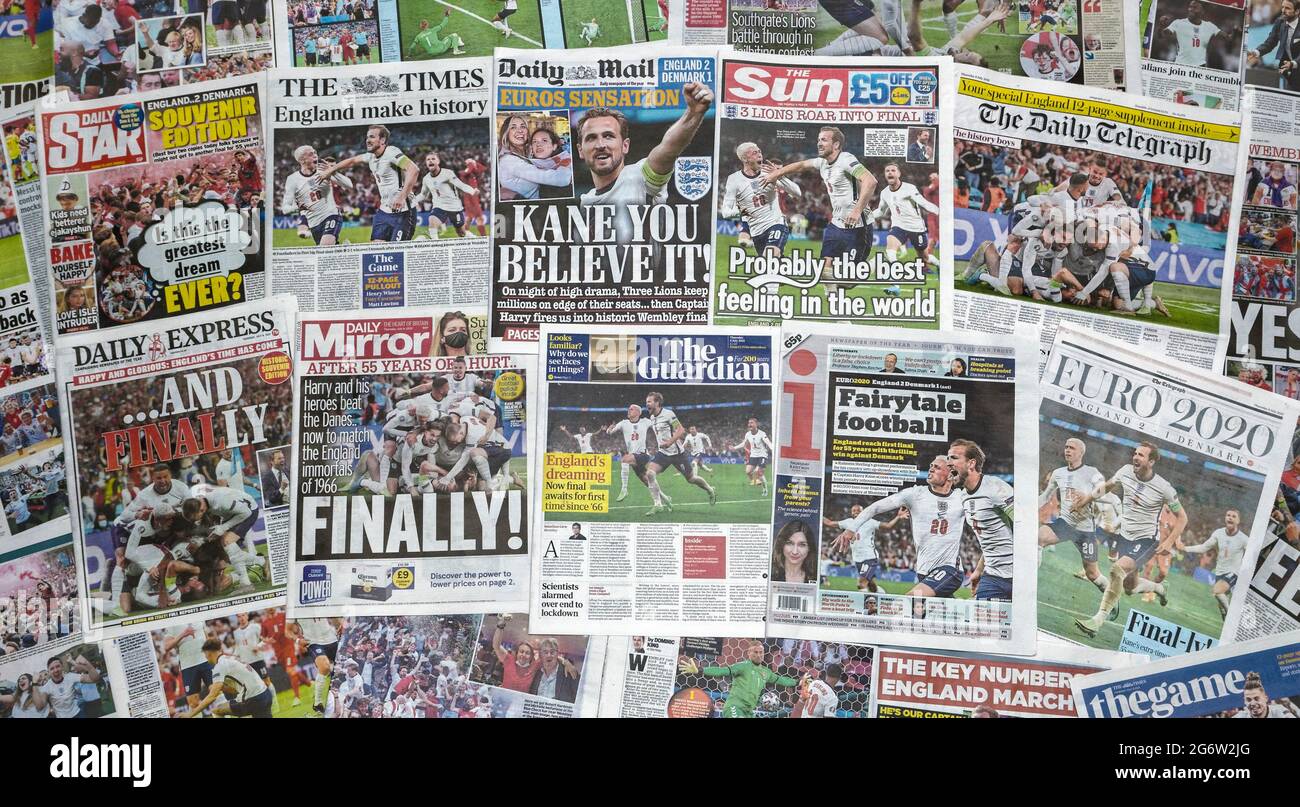 Les journaux britanniques en première page ont publié un article sur la demi-finale de l'Euro 2020 de l'Angleterre contre le Danemark, Londres, Angleterre - 08 juillet 2021 Banque D'Images