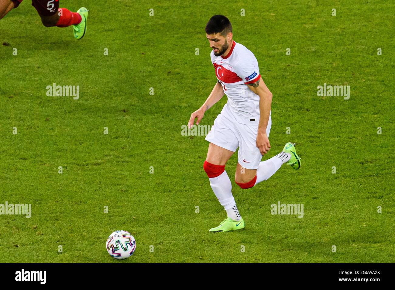 Bakou, Azerbaïdjan - juin 20: OK Yokuslu de Turquie court avec le ballon lors du championnat UEFA Euro 2020 Group UN match entre la Suisse et Tur Banque D'Images