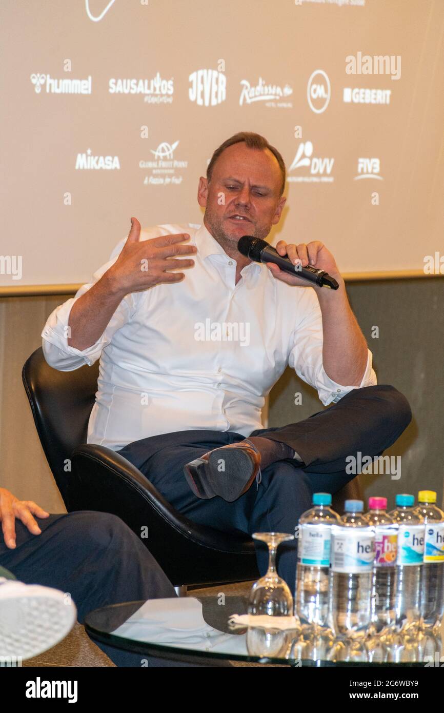 Innen- und Sportsenser Andy Grote, Pressekonferenz Deutschland-Premiere Beach-Volleyball-format 'Roi de la Cour', DVV Deutscher Volleyball Verband Banque D'Images