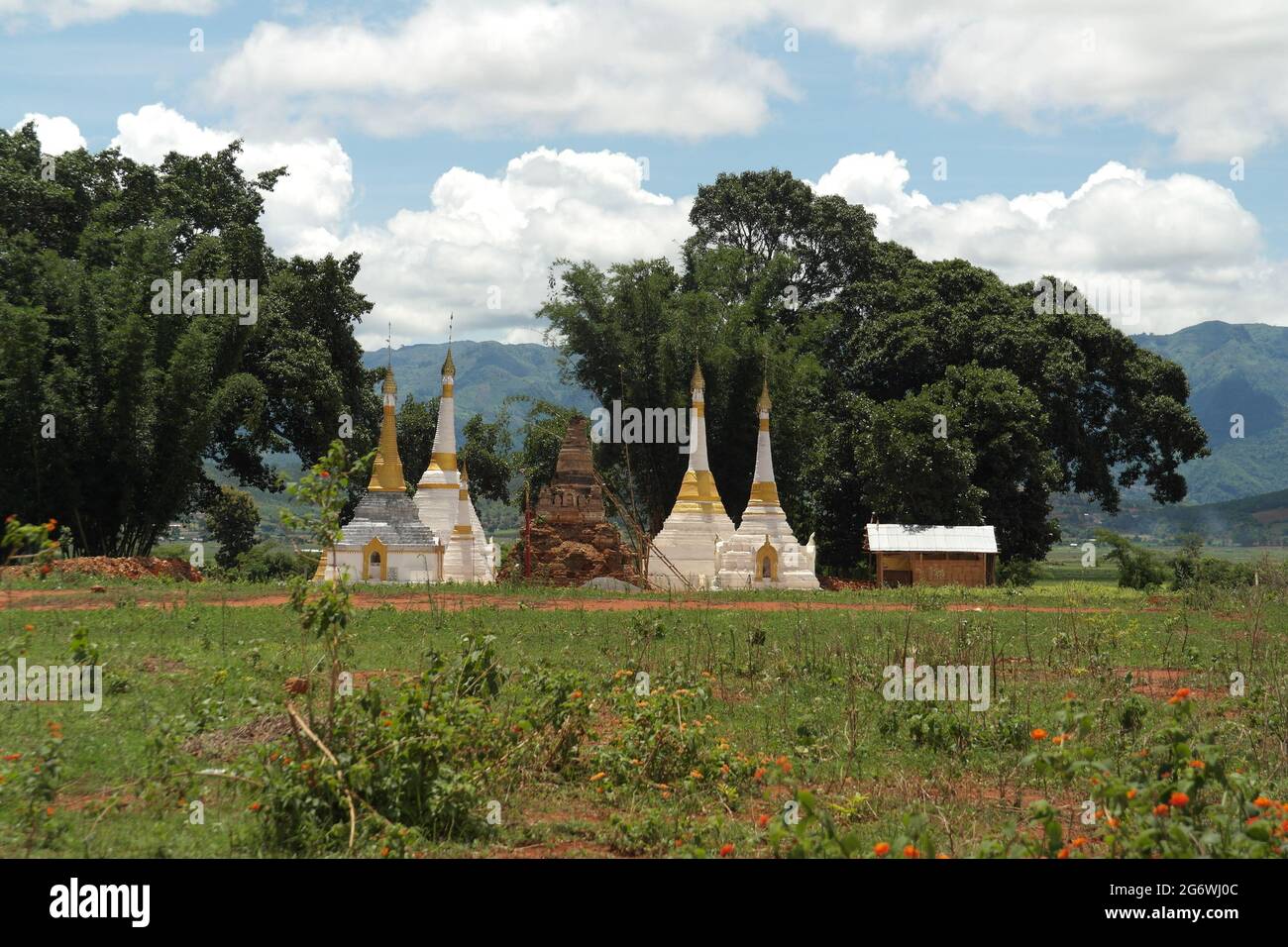 Un temple rural dans l'État de Shan, au Myanmar Banque D'Images