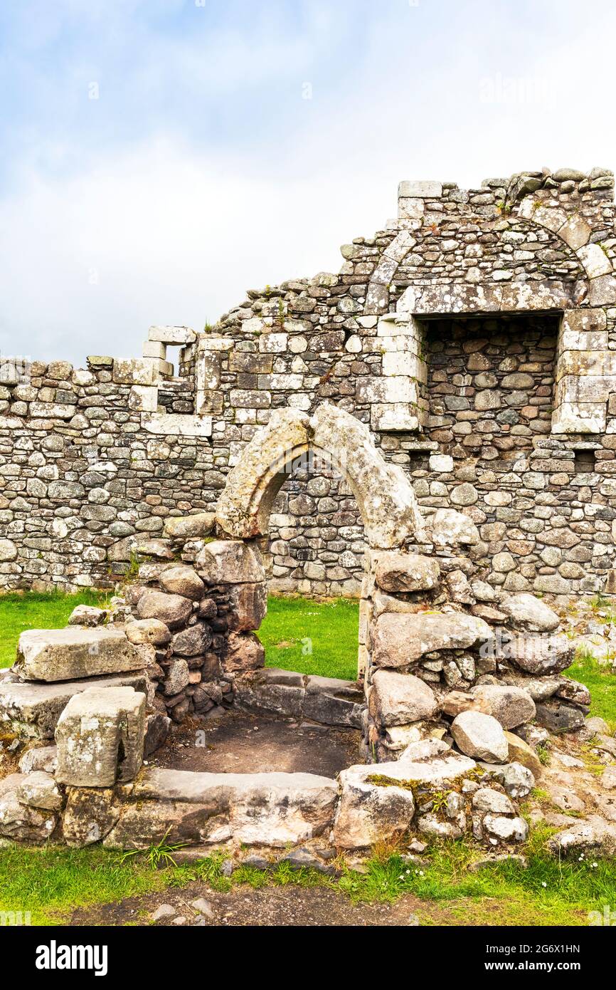 Intérieur du château du Loch Doon. Le château est entretenu par l'Ecosse historique. Construit au XIIIe siècle sur une île du Loch Doon par Bruce, comte de car Banque D'Images