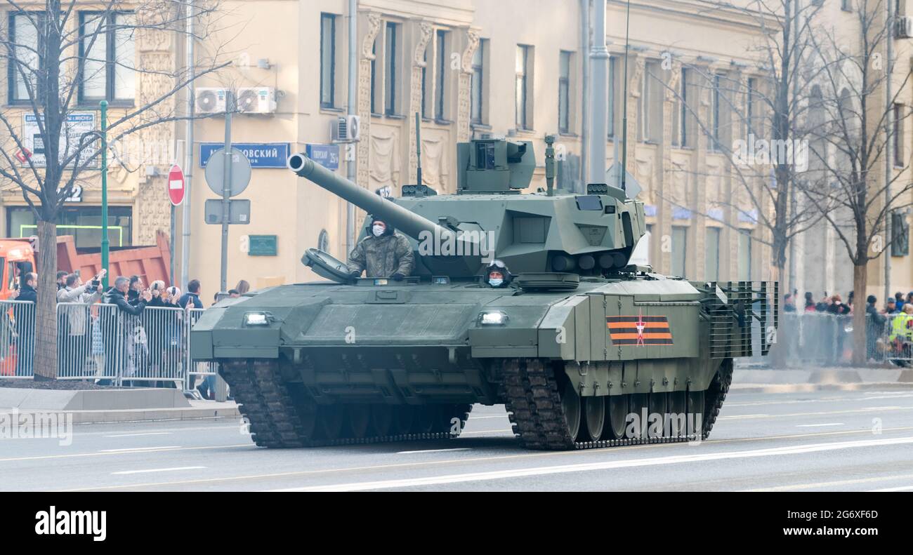 30 avril 2021 Moscou, Russie. Prometteur T-14 russe Armata main Tank sur la rue Tverskaya à Moscou. Banque D'Images