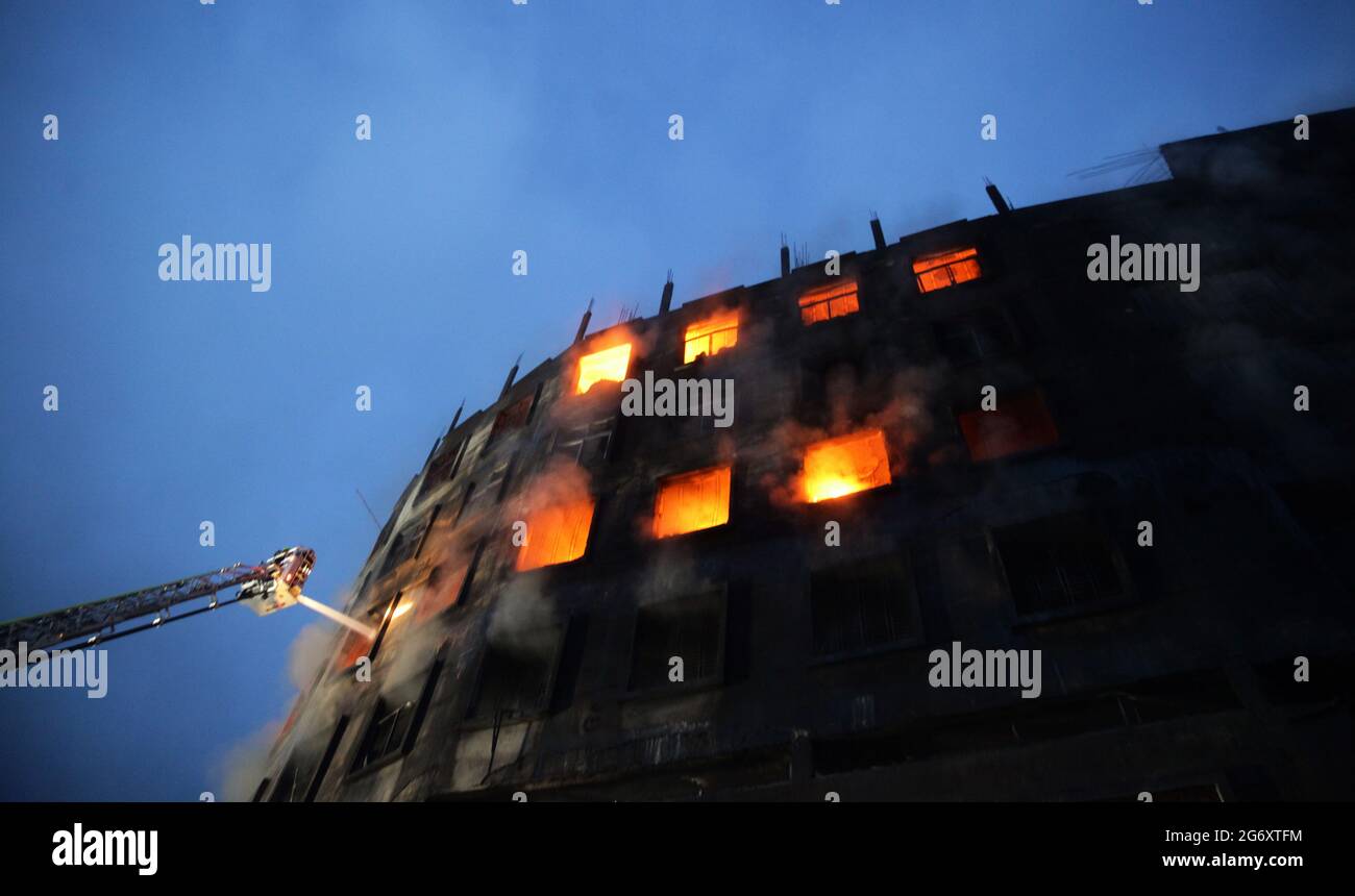 Juillet 9,2021: Dhaka, Bangladesh: Au moins 49 corps ont été récupérés dans le bâtiment de six étages de l'usine alimentaire de Rupganj de Naryanganj, faisant la mort Banque D'Images