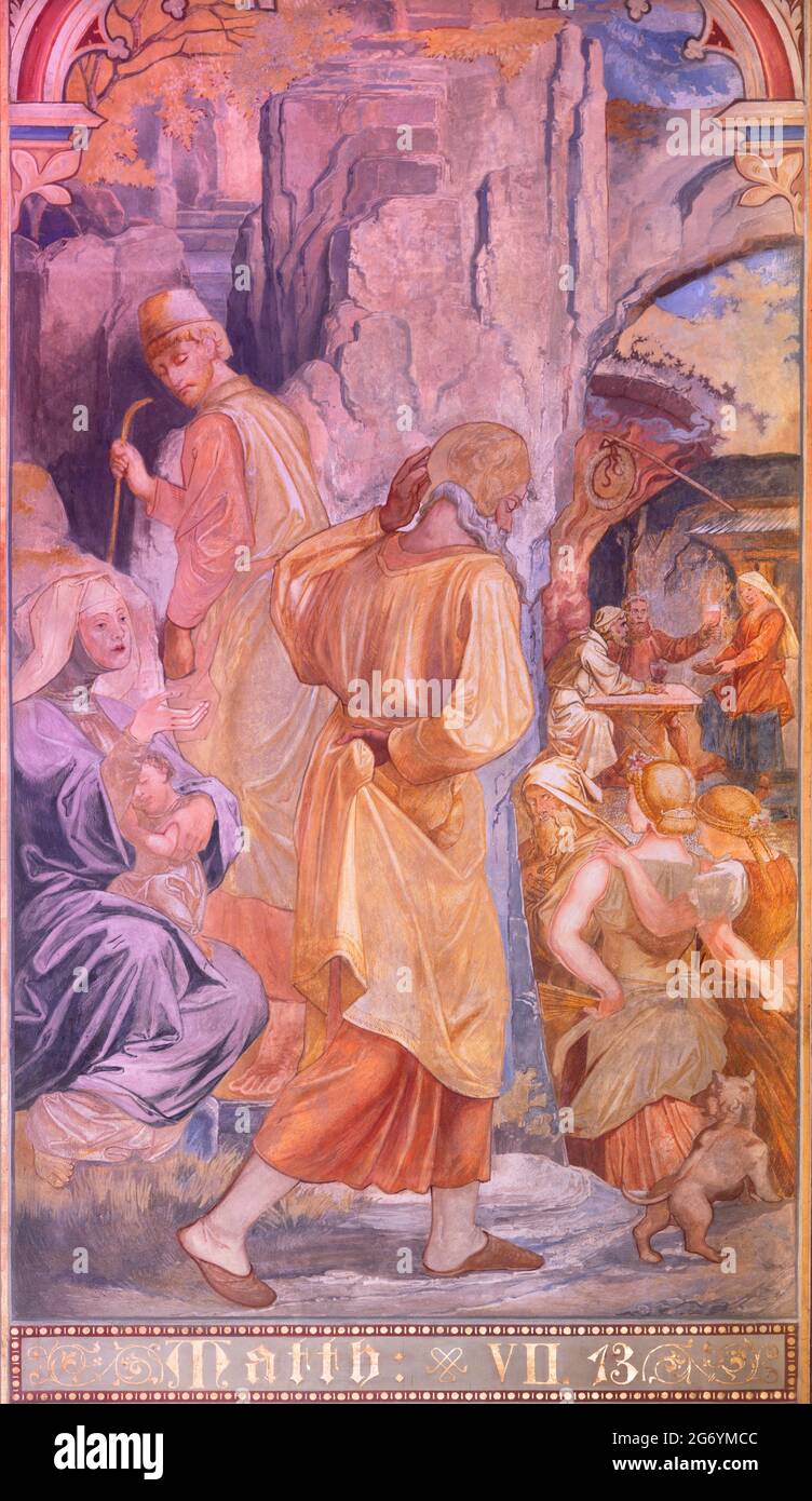 VIENNE, AUSTIRA - JUNI 24, 2021: La fresque de la porte étroite du royaume de Dieu dans l'église Votivkirche par les frères Carl et Franz Jobst Banque D'Images
