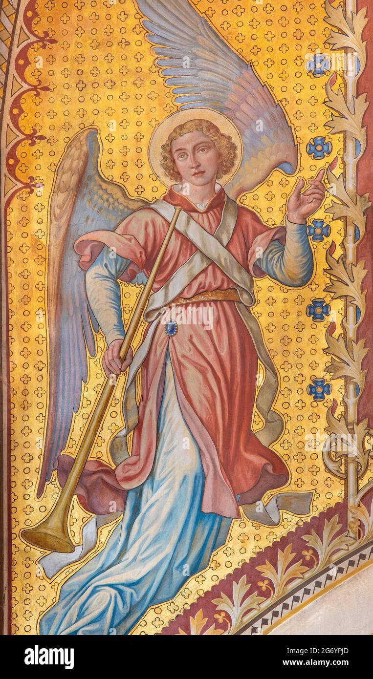 VIENNE, AUSTIRA - JUNI 24, 2021: La fresque de l'ange avec le tombeau dans l'église Votivkirche par les frères Carl et Franz Jobst (sc. Moitié de 19. Cent Banque D'Images