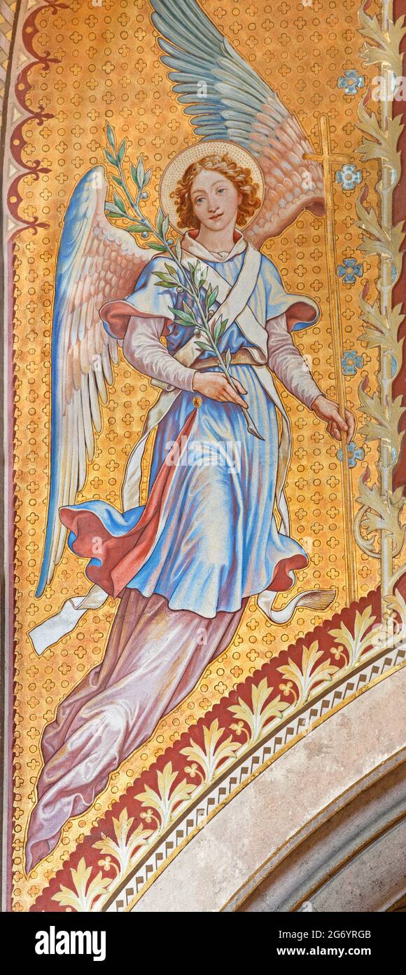 VIENNE, AUSTIRA - JUNI 24, 2021: La fresque de l'ange avec la fleur dans l'église Votivkirche par les frères Carl et Franz Jobst (sc. Moitié de 19. Cent. Banque D'Images