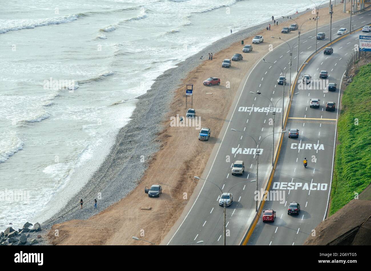 Jour pluvieux à Miraflores, Lima, Pérou, Amérique du Sud. Banque D'Images