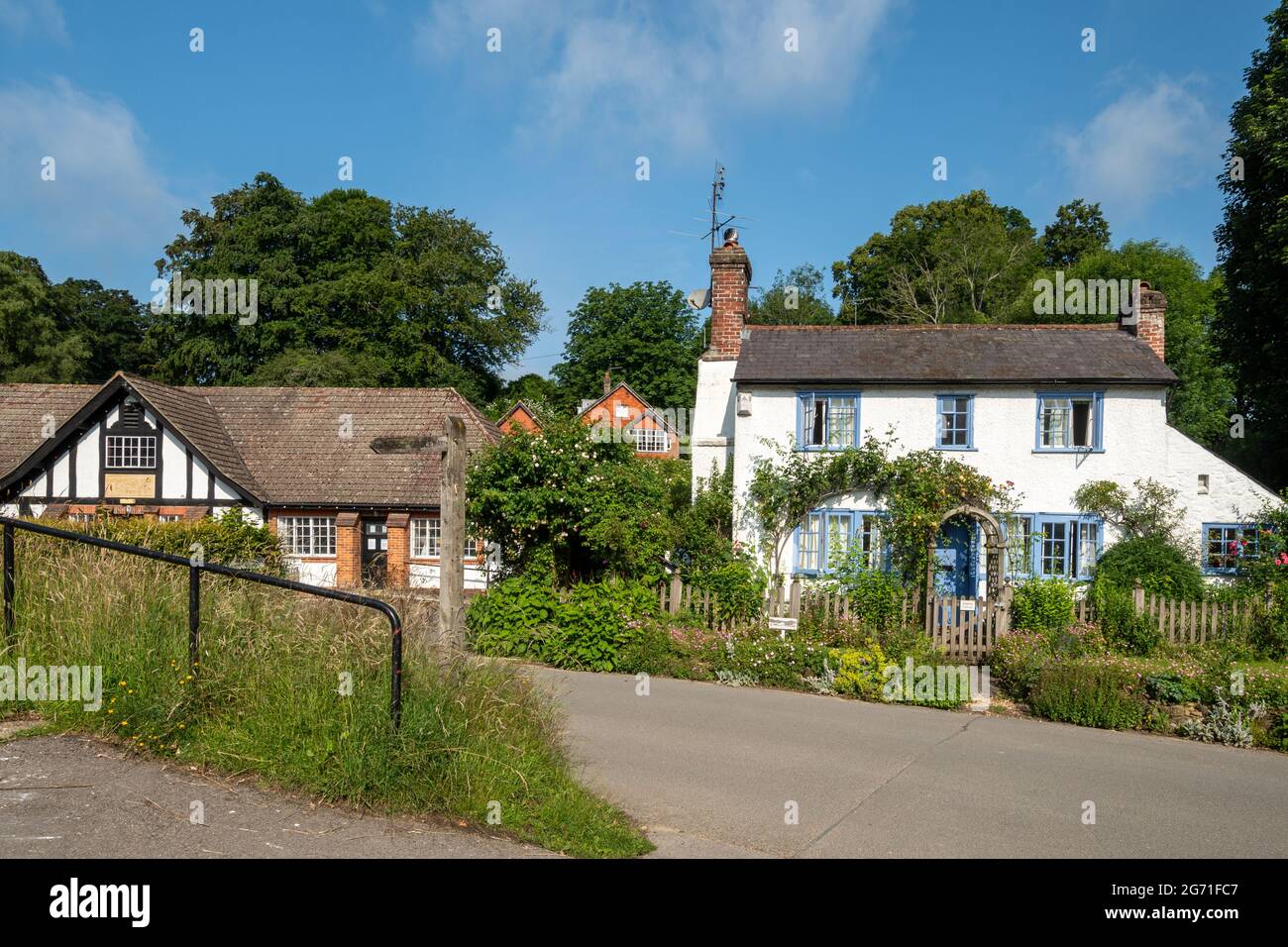 Peaslake, un joli village de l'AONB de Surrey Hills, Angleterre, Royaume-Uni Banque D'Images