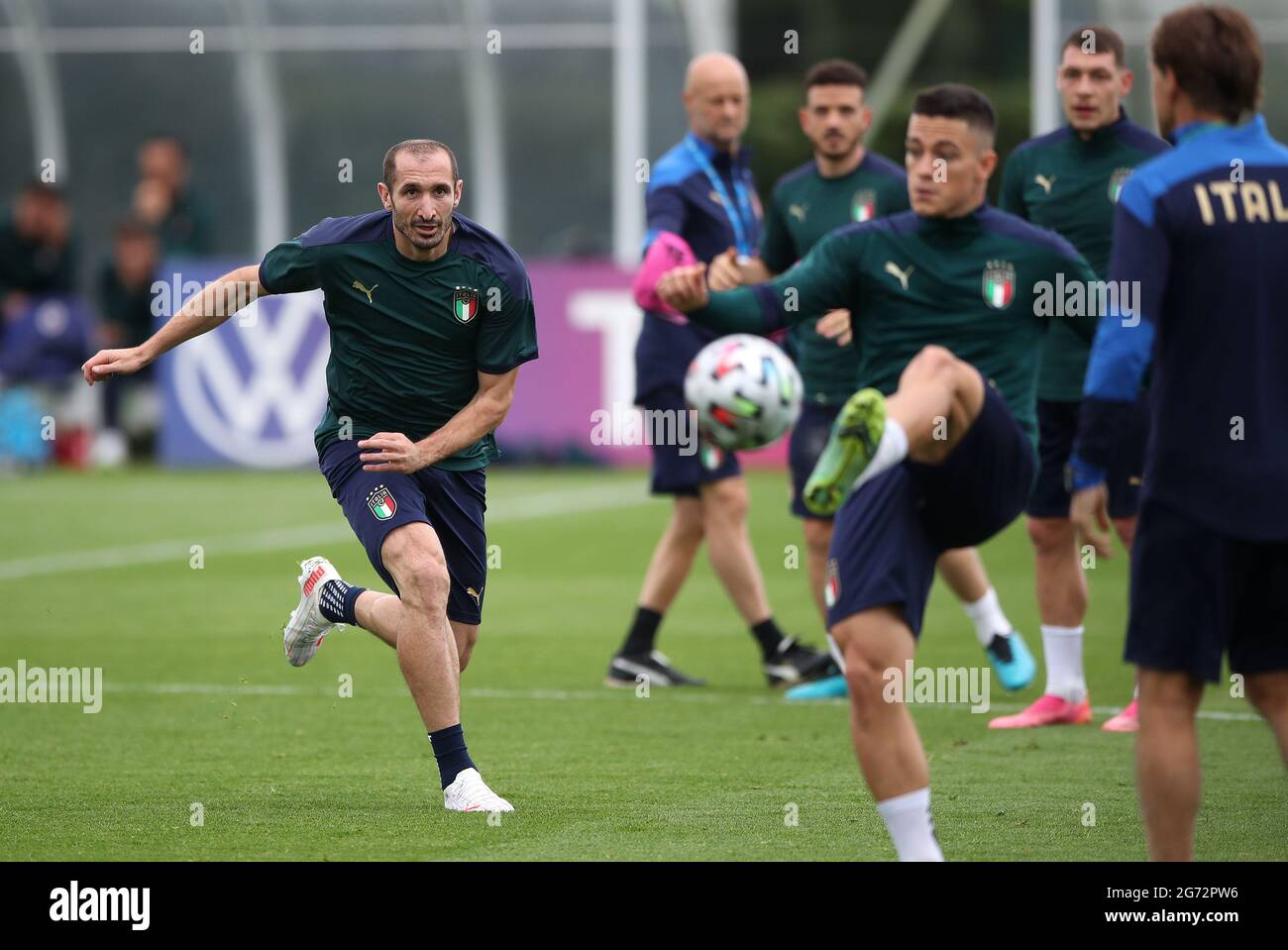 Giorgio Chiellini, de l'Italie, pendant une session de formation au terrain d'entraînement de Tottenham Hotspur. Date de la photo: Samedi 10 juillet 2021. Banque D'Images