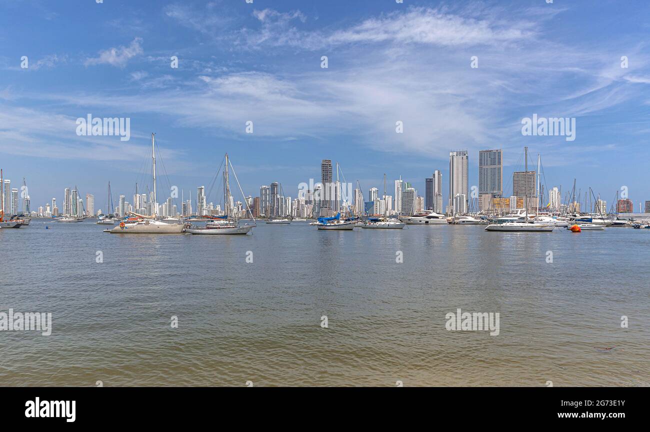 Vue panoramique sur Bahia de Manga, Cartagena de Indias, Colombie. Banque D'Images