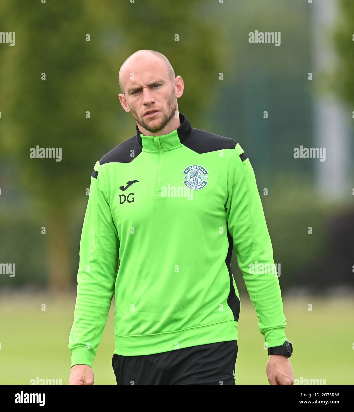 Tranent, Ormiston, East Lothian.Scotland. Royaume-Uni .3 juillet 21 Hibernian vs Dunfermline match amical avant la saison. David Gray Assist Coach de Hibernian F Banque D'Images