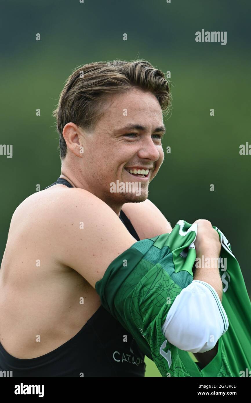 Tranent, Ormiston, East Lothian.Scotland. Royaume-Uni .3 juillet 21 Hibernian vs Dunfermline match amical avant la saison. Scott Allan de Hibernian FC 2021-2022 Banque D'Images