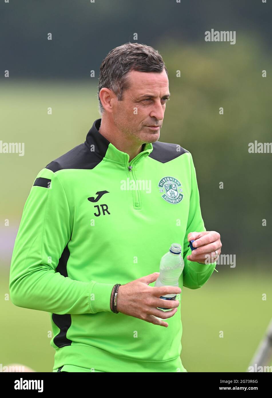 Tranent, Ormiston, East Lothian.Scotland. Royaume-Uni .3 juillet 21 Hibernian vs Dunfermline match amical avant la saison. Directeur du FC Hibernian, Jack Ross 2021-2 Banque D'Images