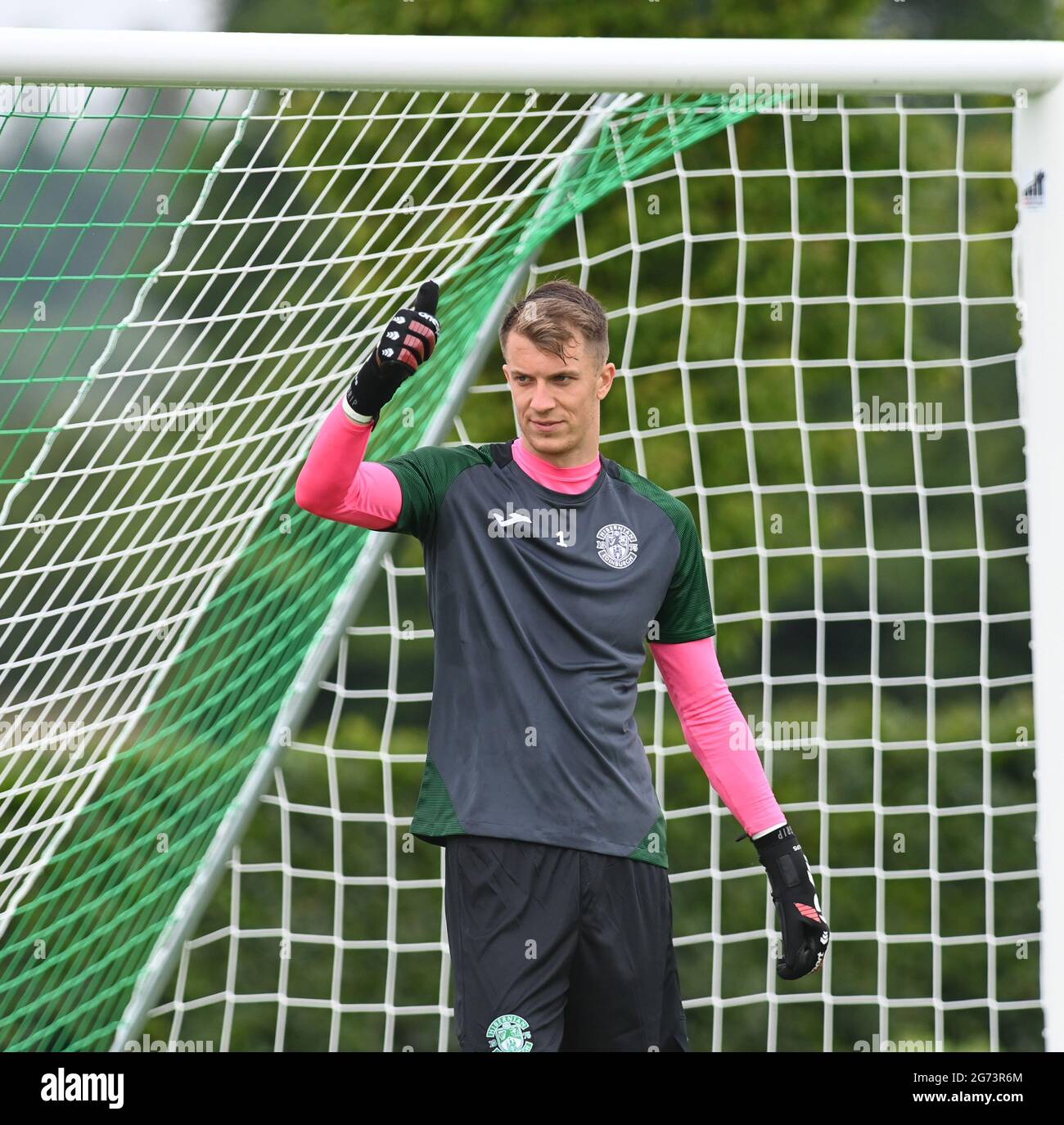Tranent, Ormiston, East Lothian.Scotland. Royaume-Uni .3 juillet 21 Hibernian vs Dunfermline match amical avant la saison. Matt Macey gardien de but du FC Hibernian Banque D'Images