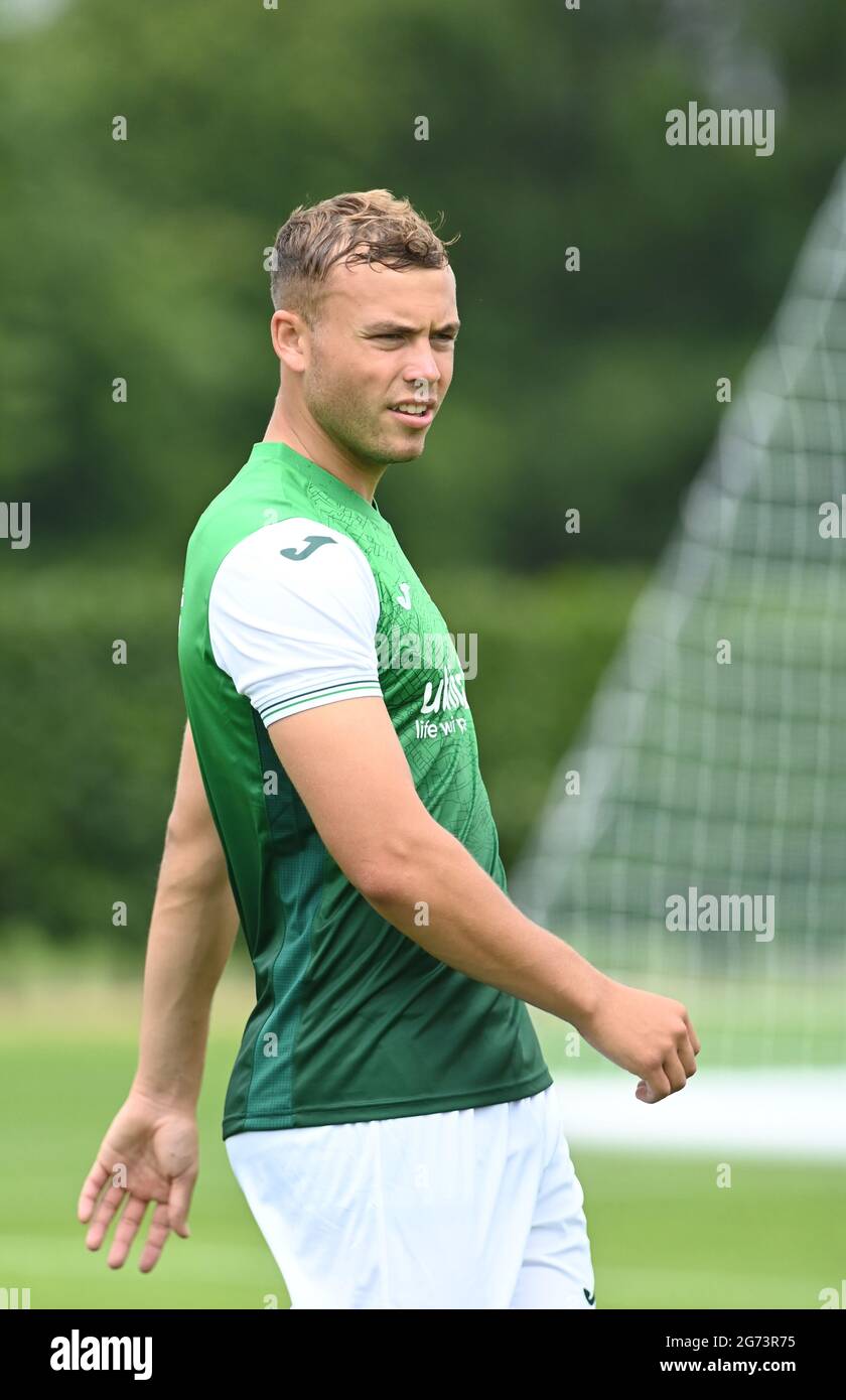 Tranent, Ormiston, East Lothian.Scotland. Royaume-Uni .3 juillet 21 Hibernian vs Dunfermline match amical avant la saison. Ryan Porteous de Hibernian FC 2021-202 Banque D'Images