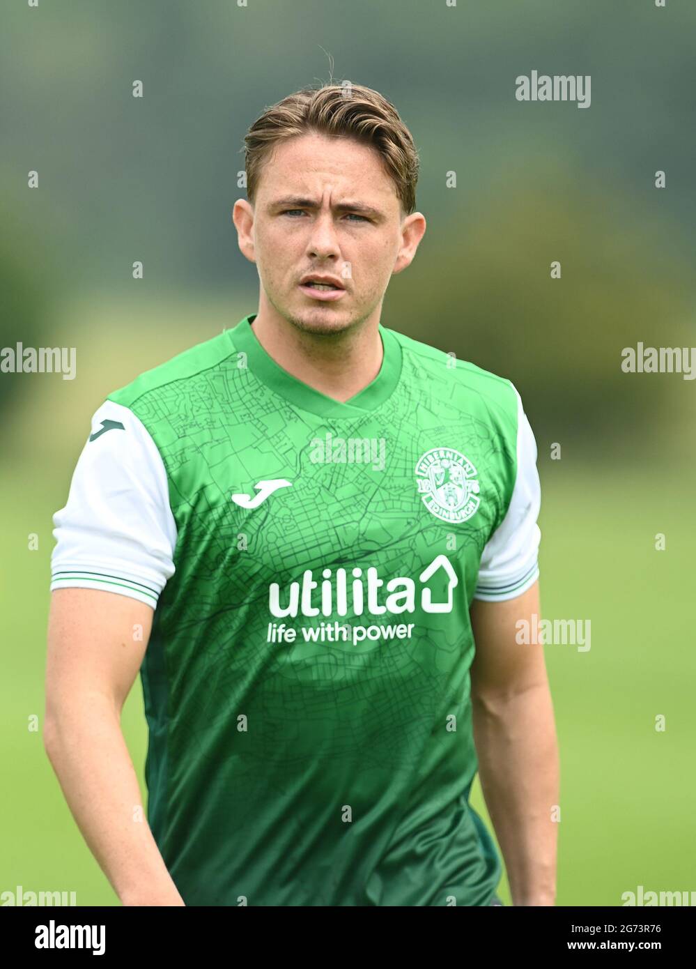 Tranent, Ormiston, East Lothian.Scotland. Royaume-Uni .3 juillet 21 Hibernian vs Dunfermline match amical avant la saison. Scott Allan de Hibernian FC 2021-2022 Banque D'Images