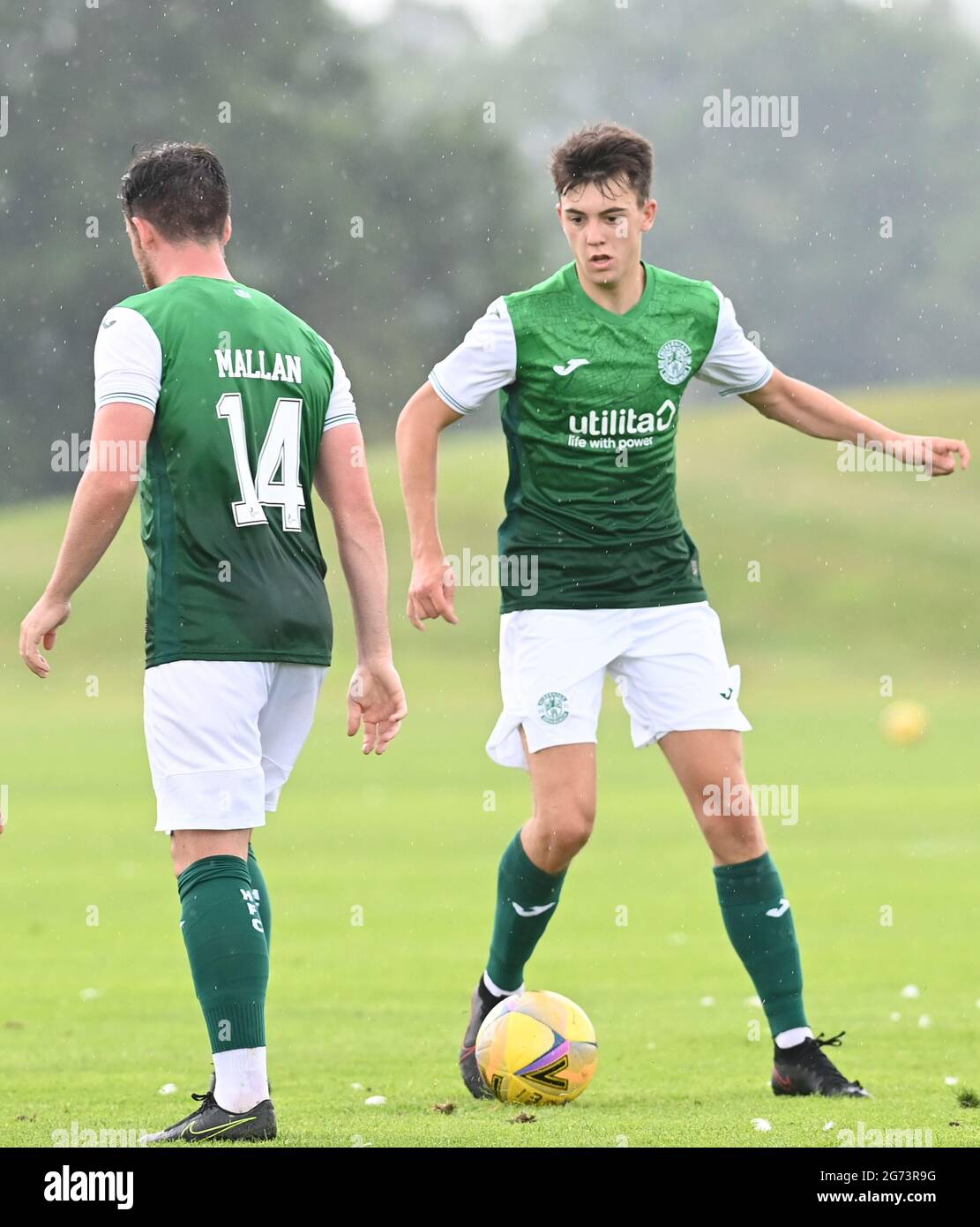 Tranent, Ormiston, East Lothian.Scotland. Royaume-Uni .3 juillet 21 Hibernian vs Dunfermline match amical avant la saison. Steven Bradley de Hibernian FC 2021-202 Banque D'Images