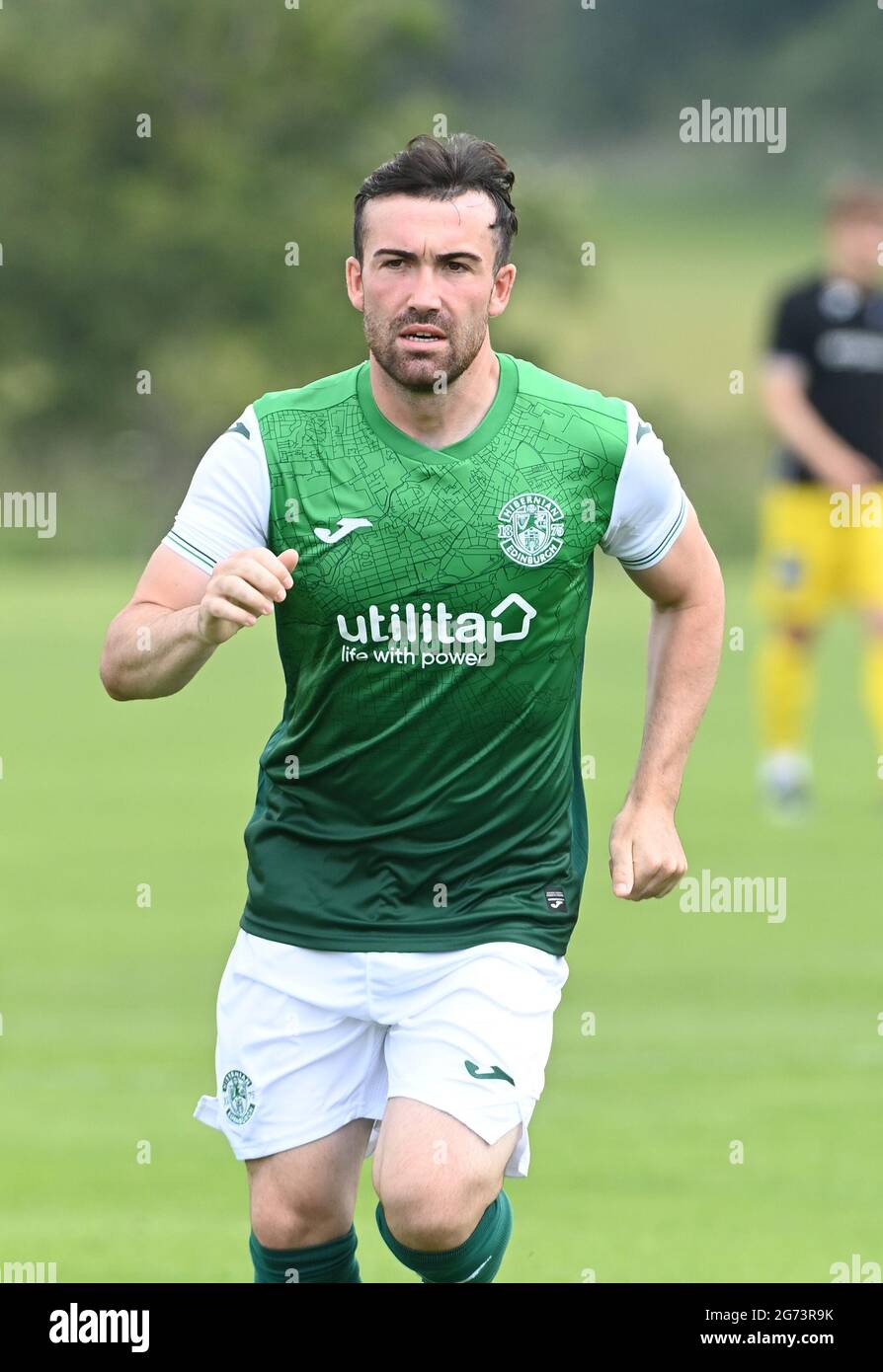 Tranent, Ormiston, East Lothian.Scotland. Royaume-Uni .3 juillet 21 Hibernian vs Dunfermline match amical avant la saison. Stevie Mallan de Hibernian FC 2021-20 Banque D'Images