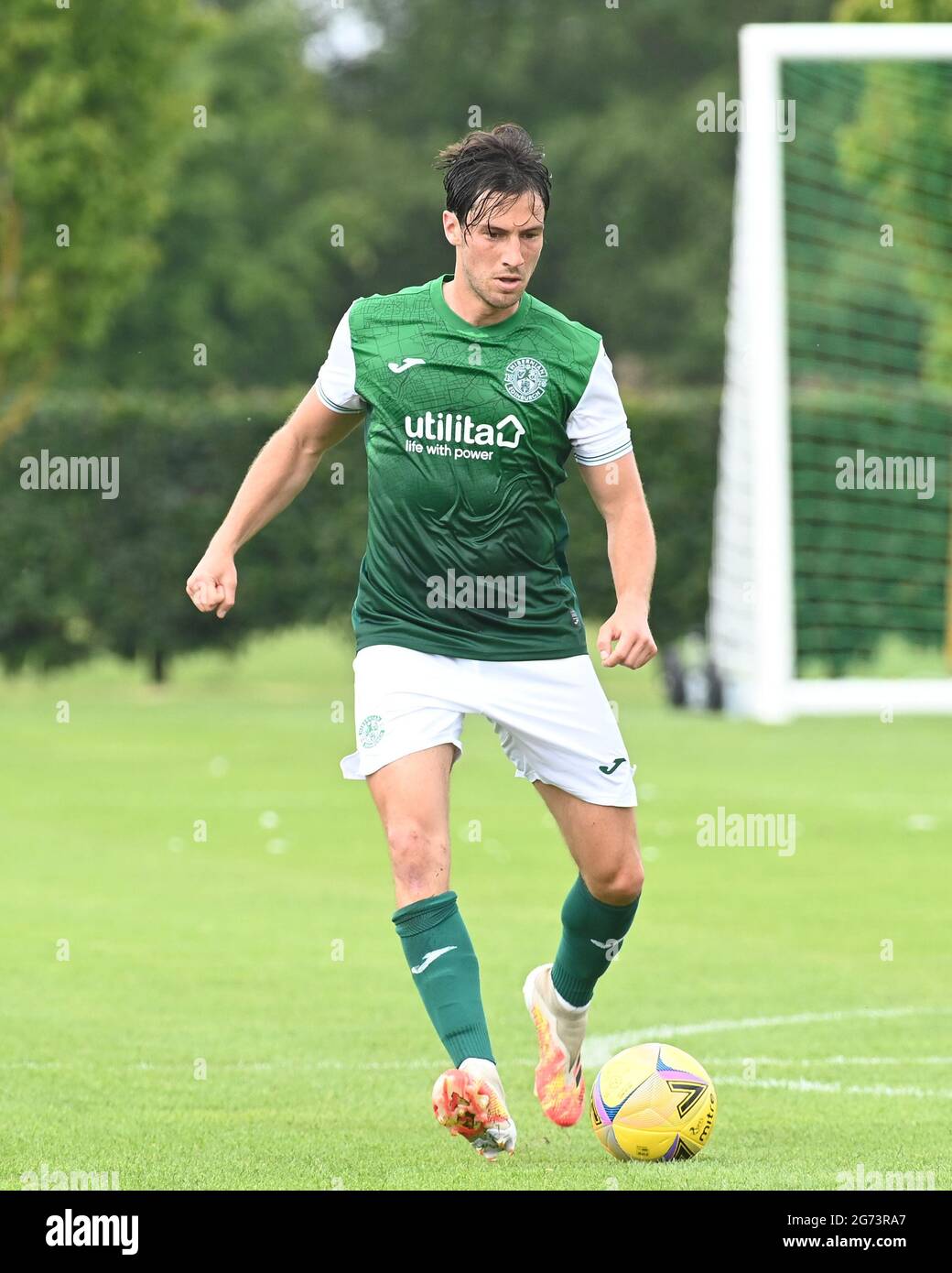 Tranent, Ormiston, East Lothian.Scotland. Royaume-Uni .3 juillet 21 Hibernian vs Dunfermline match amical avant la saison. Joe Newell de Hibernian FC 2021-2022 Banque D'Images