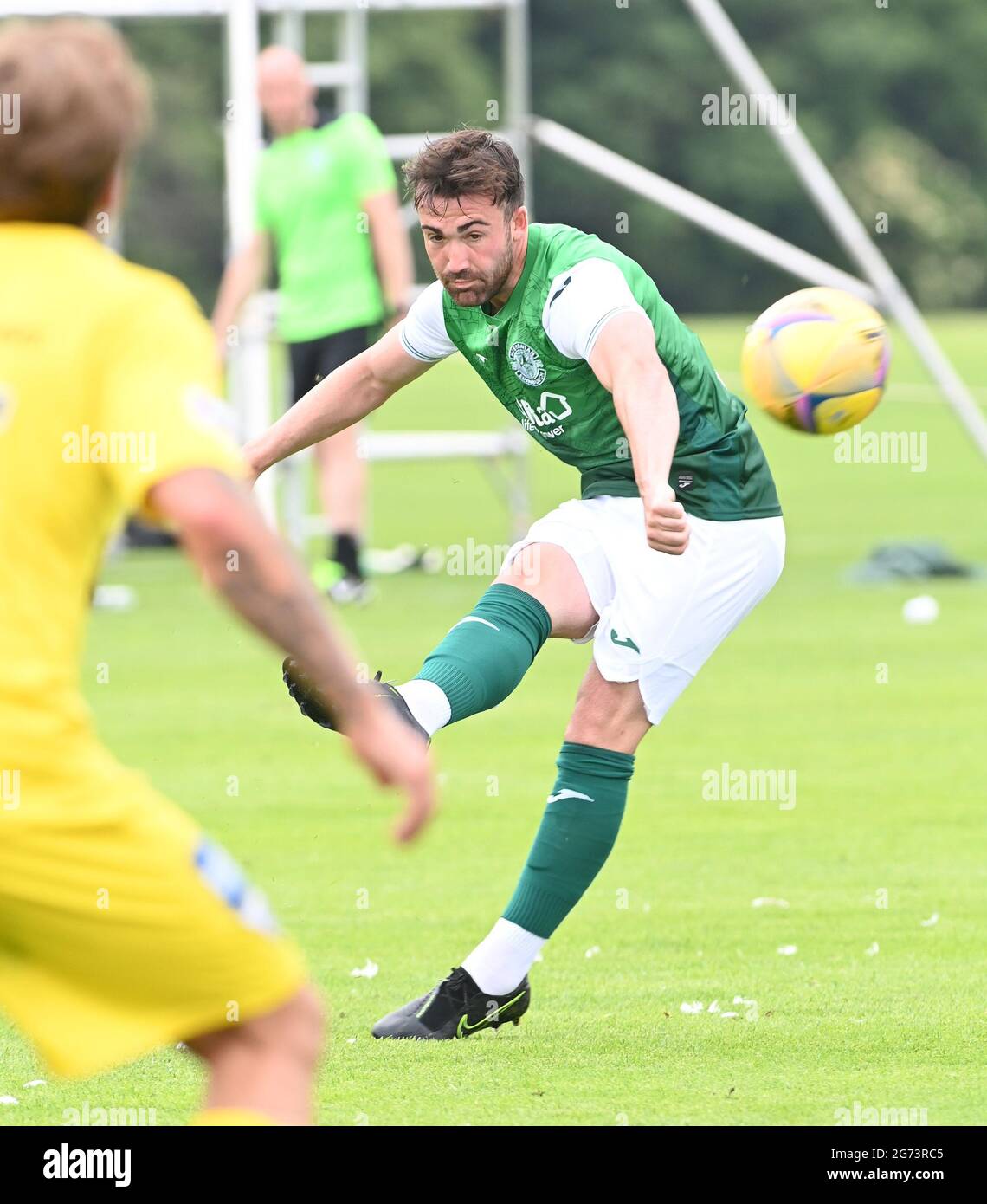 Tranent, Ormiston, East Lothian.Scotland. Royaume-Uni .3 juillet 21 Hibernian vs Dunfermline match amical avant la saison. Stevie Mallan de Hibernian FC 2021-202 Banque D'Images